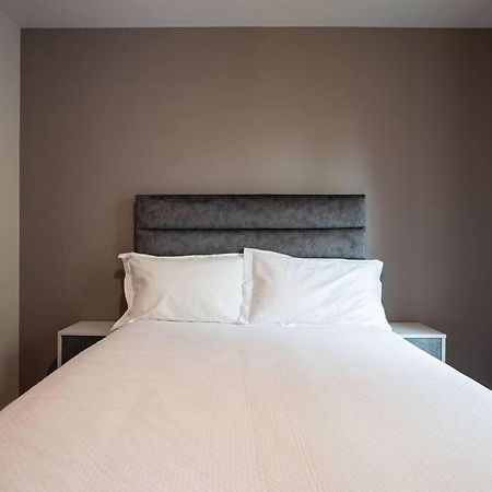 Modern 2Br With Balcony Next To The City Airport Bhd - Free Parking Белфаст Экстерьер фото